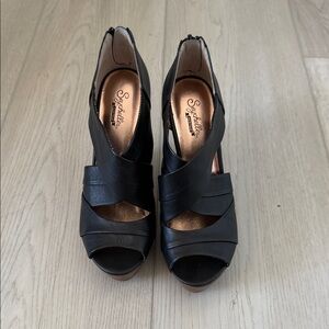 Seychelles Women's Black Crisscross Heels